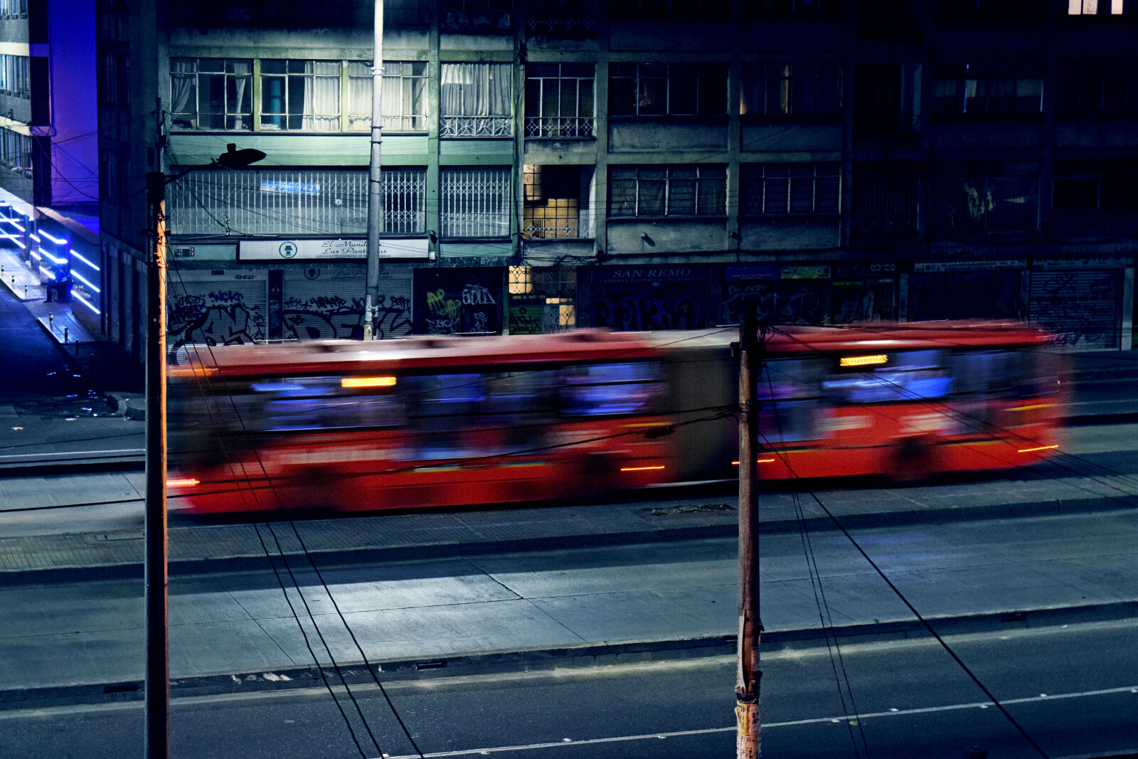 Nikon D3300 sample photo. Bogota, bus, night, street photography