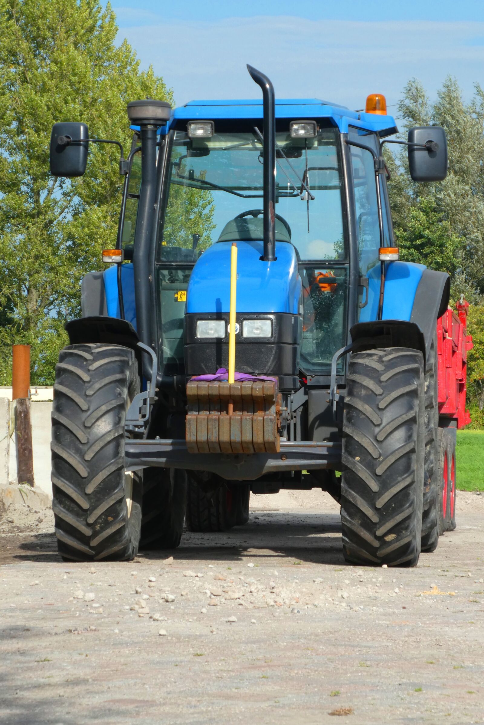 Panasonic Lumix DC-ZS70 (Lumix DC-TZ90) sample photo. Tractor, agriculture, countryside photography