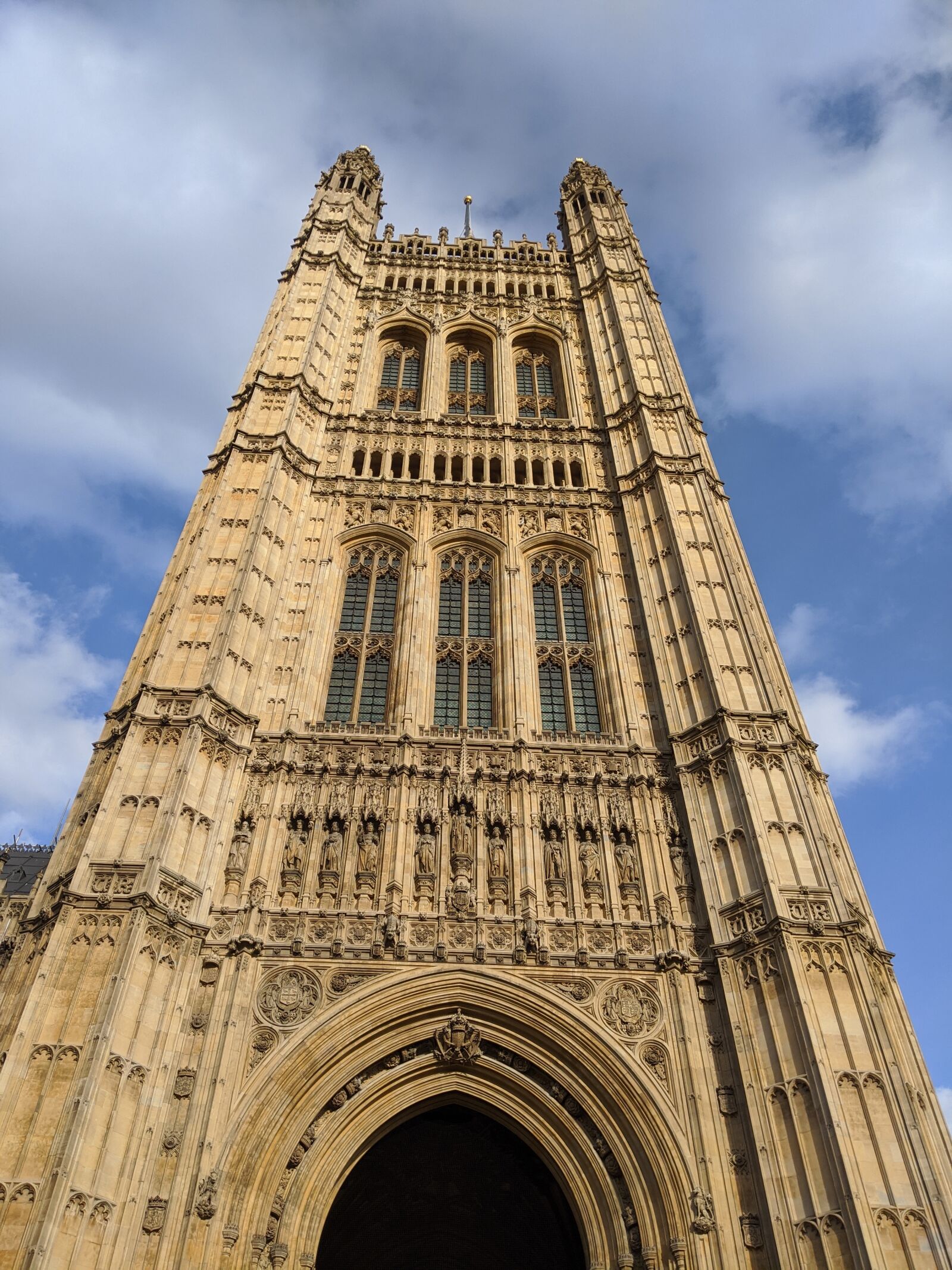 Google Pixel 3a sample photo. Lockdown, houses of parliament photography
