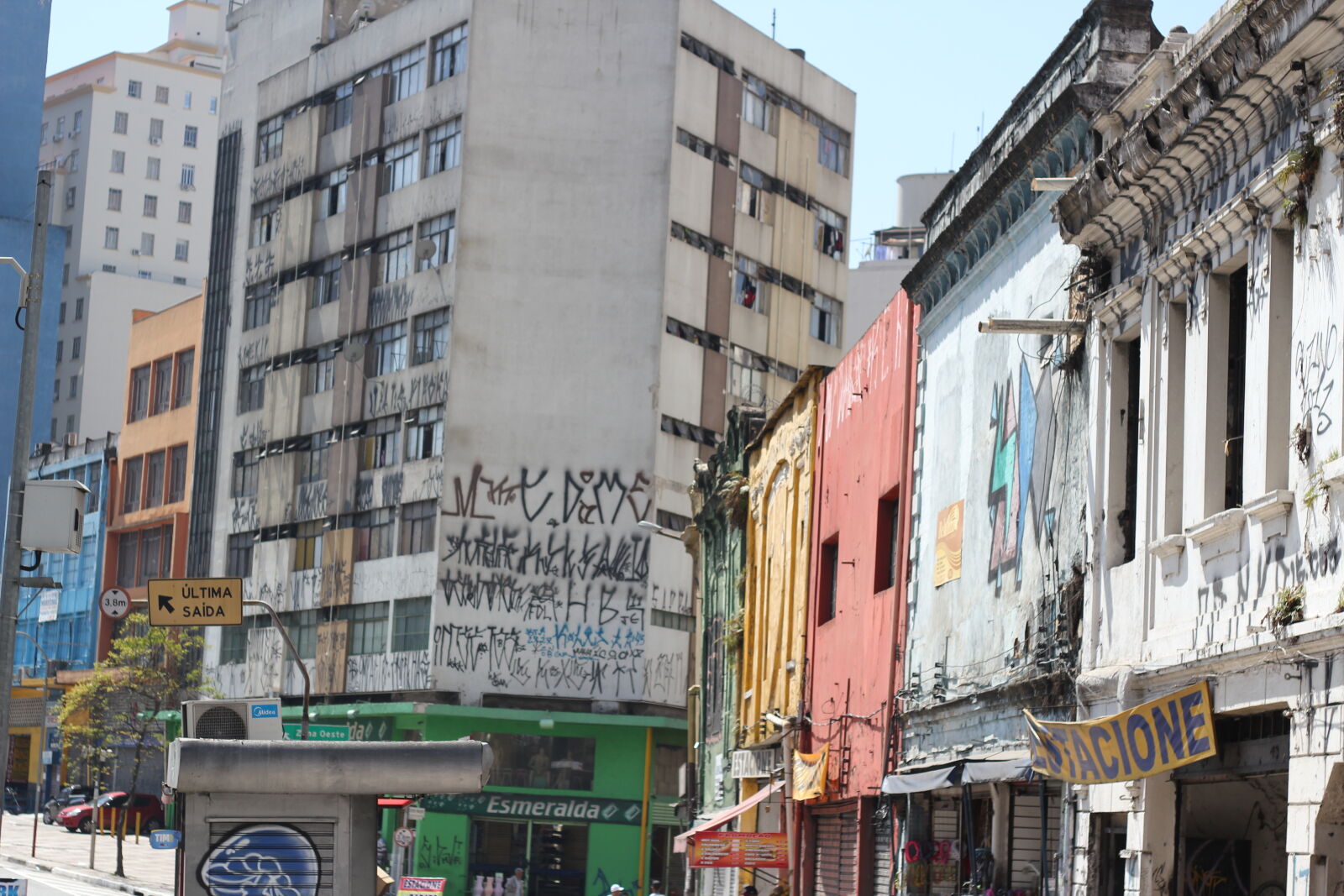 Canon EOS 550D (EOS Rebel T2i / EOS Kiss X4) sample photo. Brazil, caligraphy, day, edifice photography