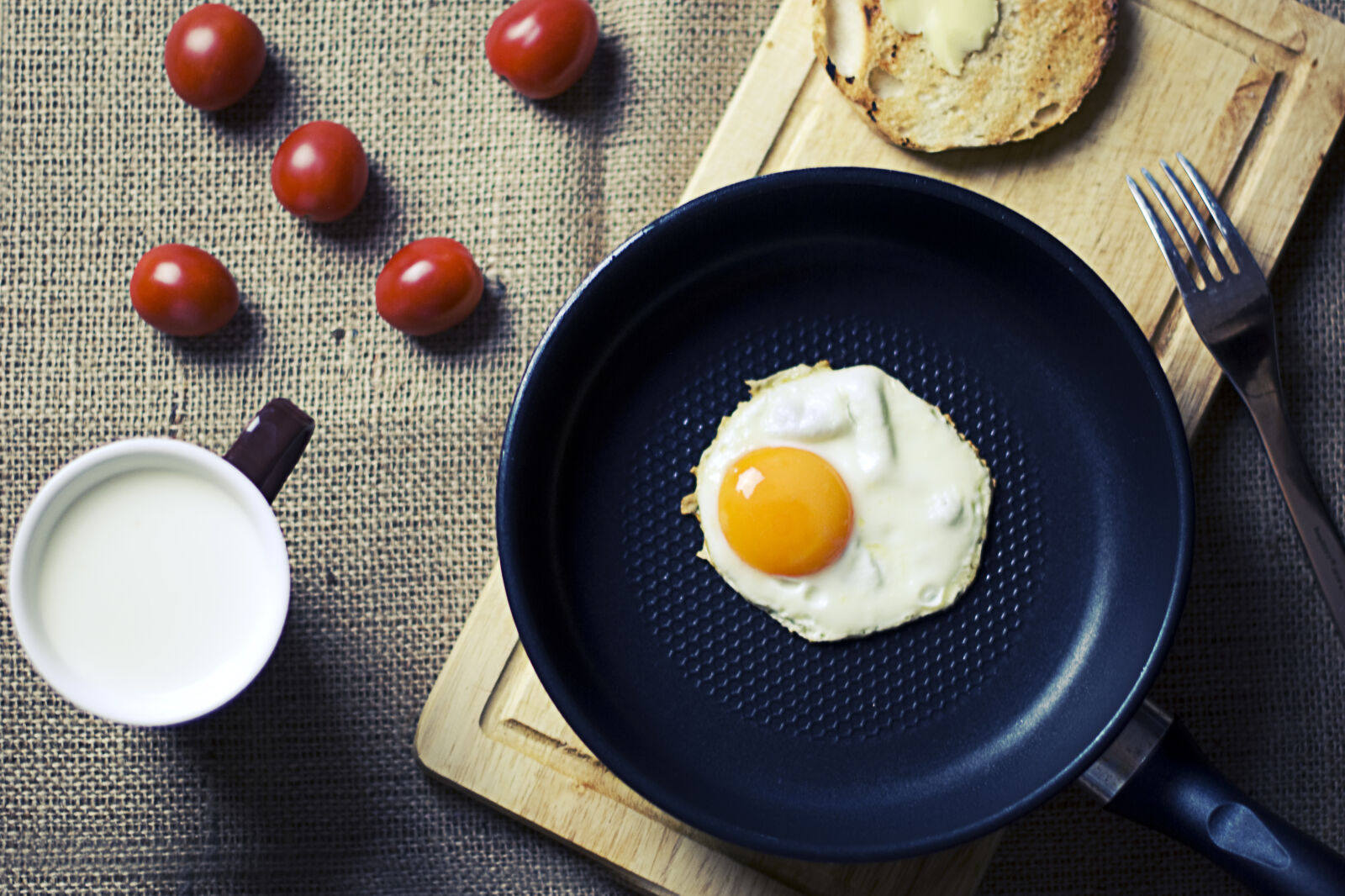 Nikon D60 sample photo. Fried, egg, in, frying photography