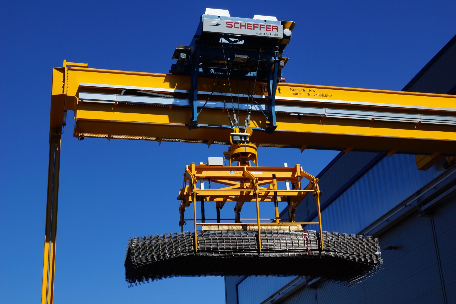 Sony DT 16-50mm F2.8 SSM sample photo. Crane, magnetic system, scheffer photography