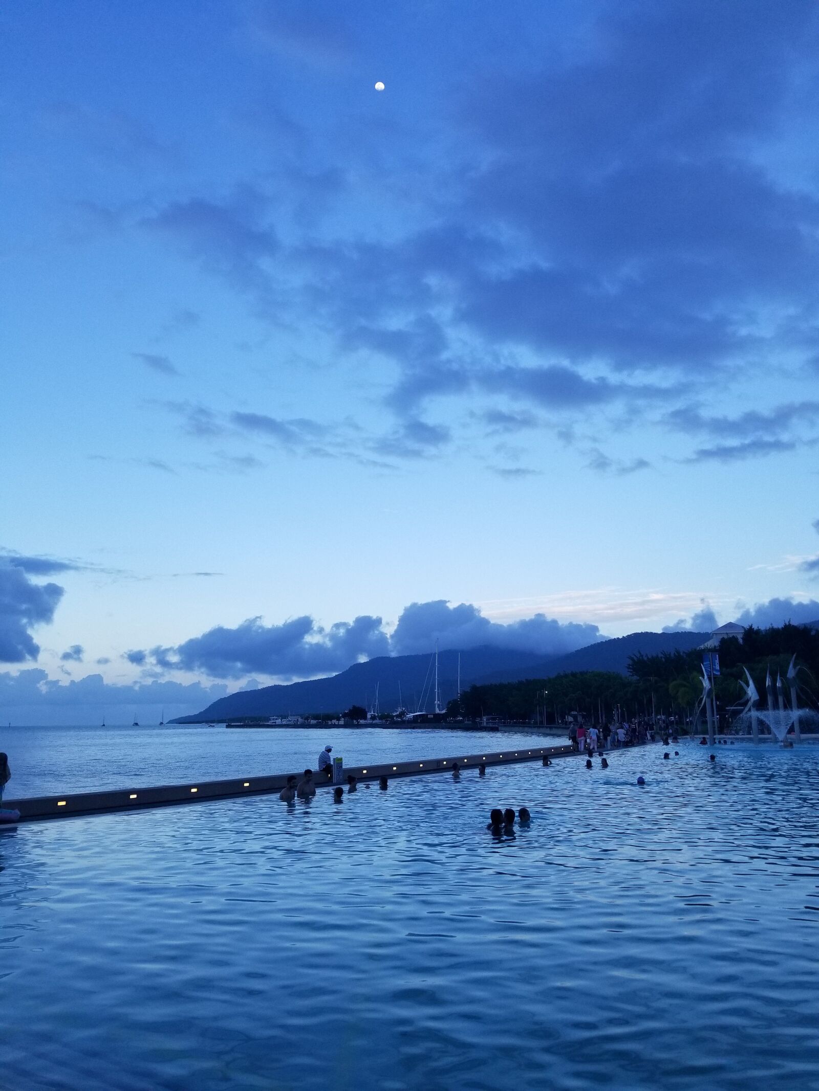 Samsung Galaxy S8 sample photo. Cairns, australia, ocean photography