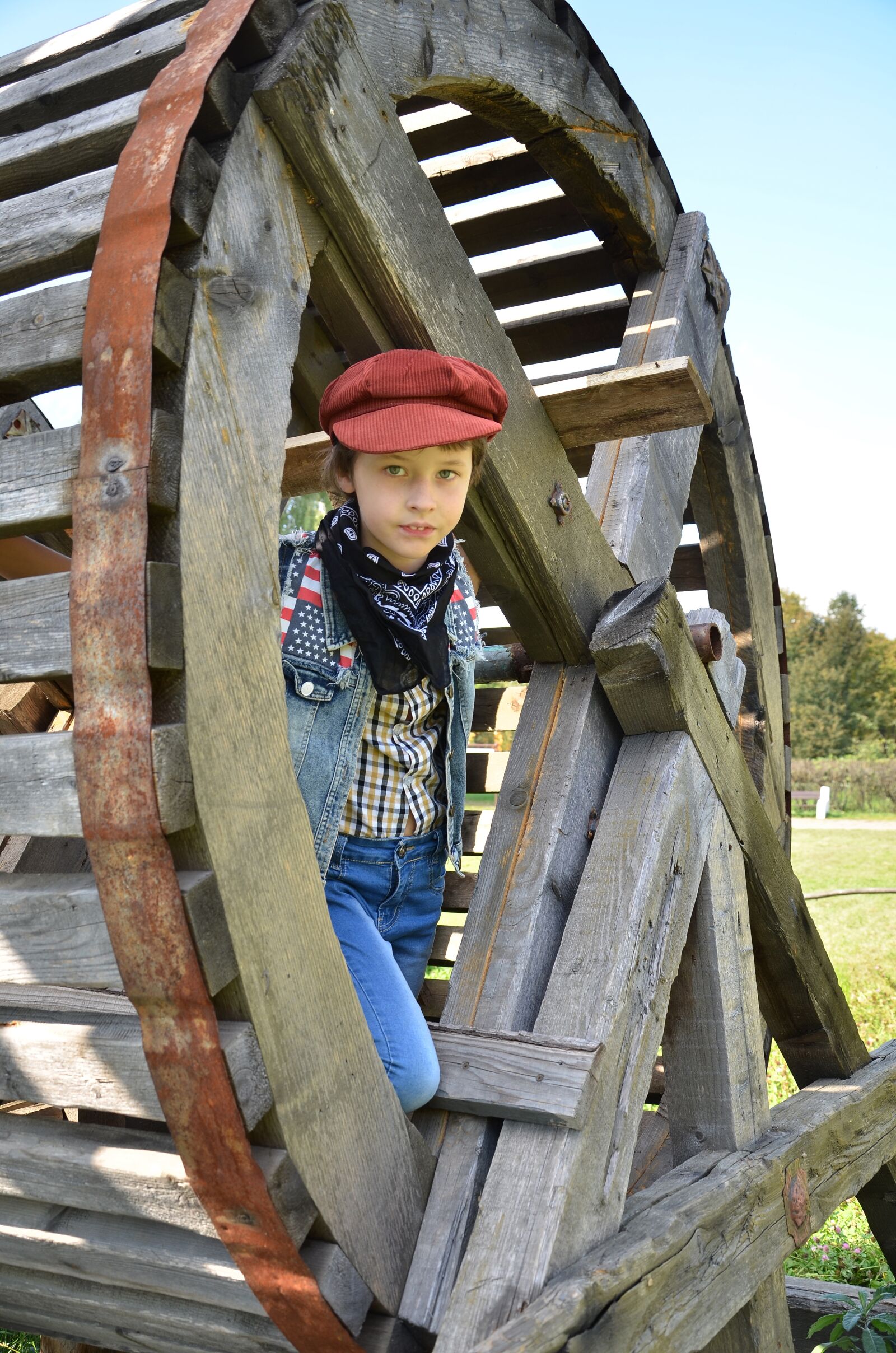 Nikon D7000 sample photo. Boy, kids, wooden decorations photography