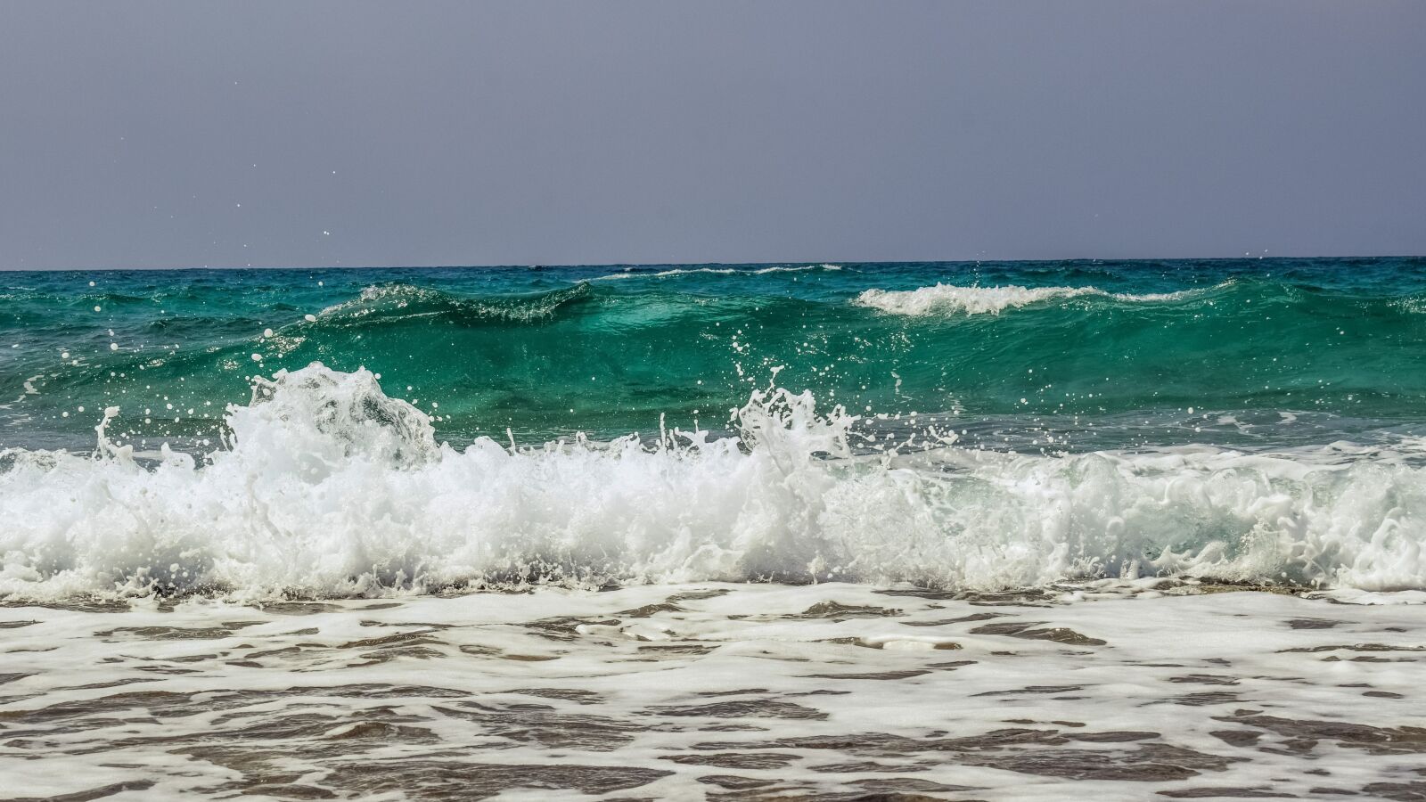 Nikon D3300 sample photo. Wave, smashing, foam photography