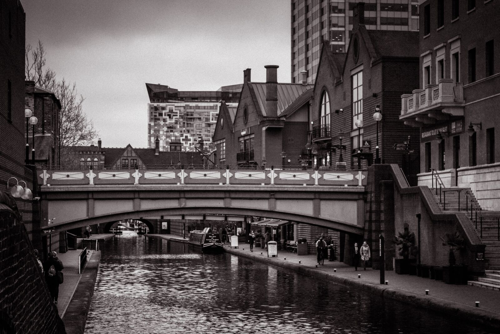 Canon EOS 100D (EOS Rebel SL1 / EOS Kiss X7) sample photo. Channels, birmingham, river photography