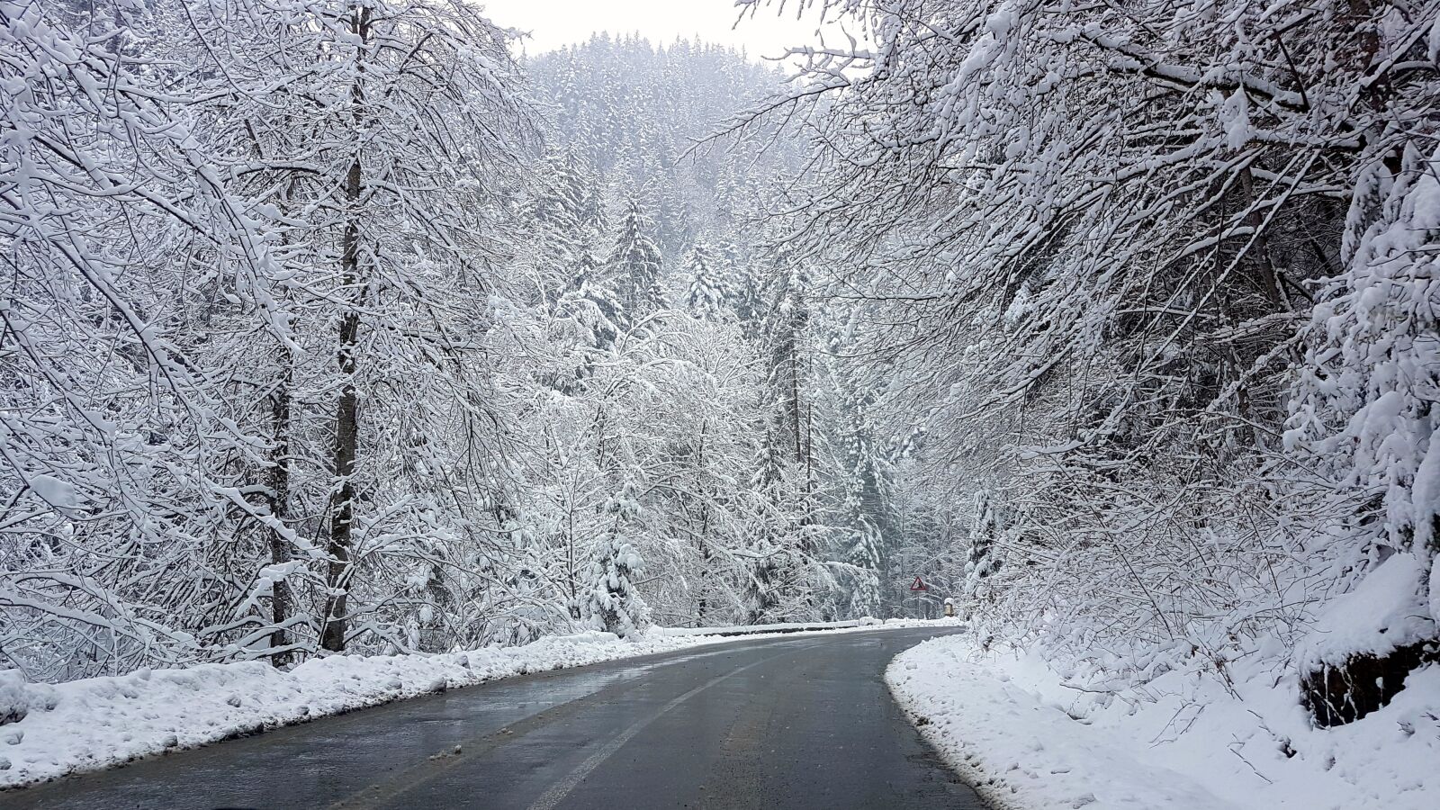 Samsung Galaxy S7 sample photo. Mountain, road, winter photography