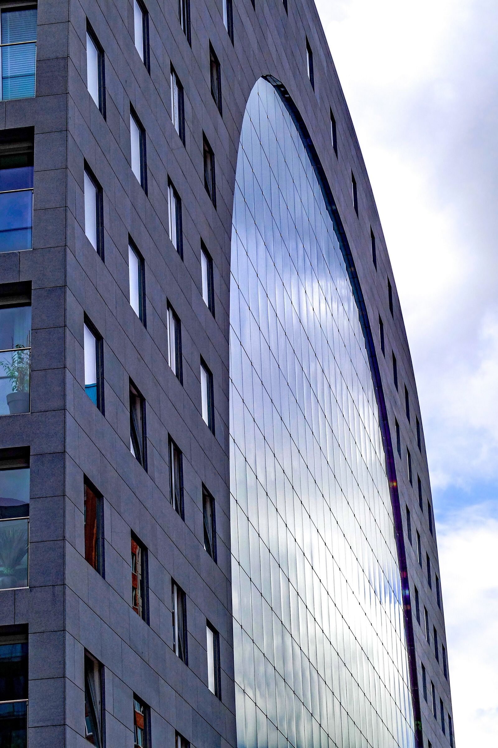 Fujifilm X30 sample photo. Building, facade, glass photography