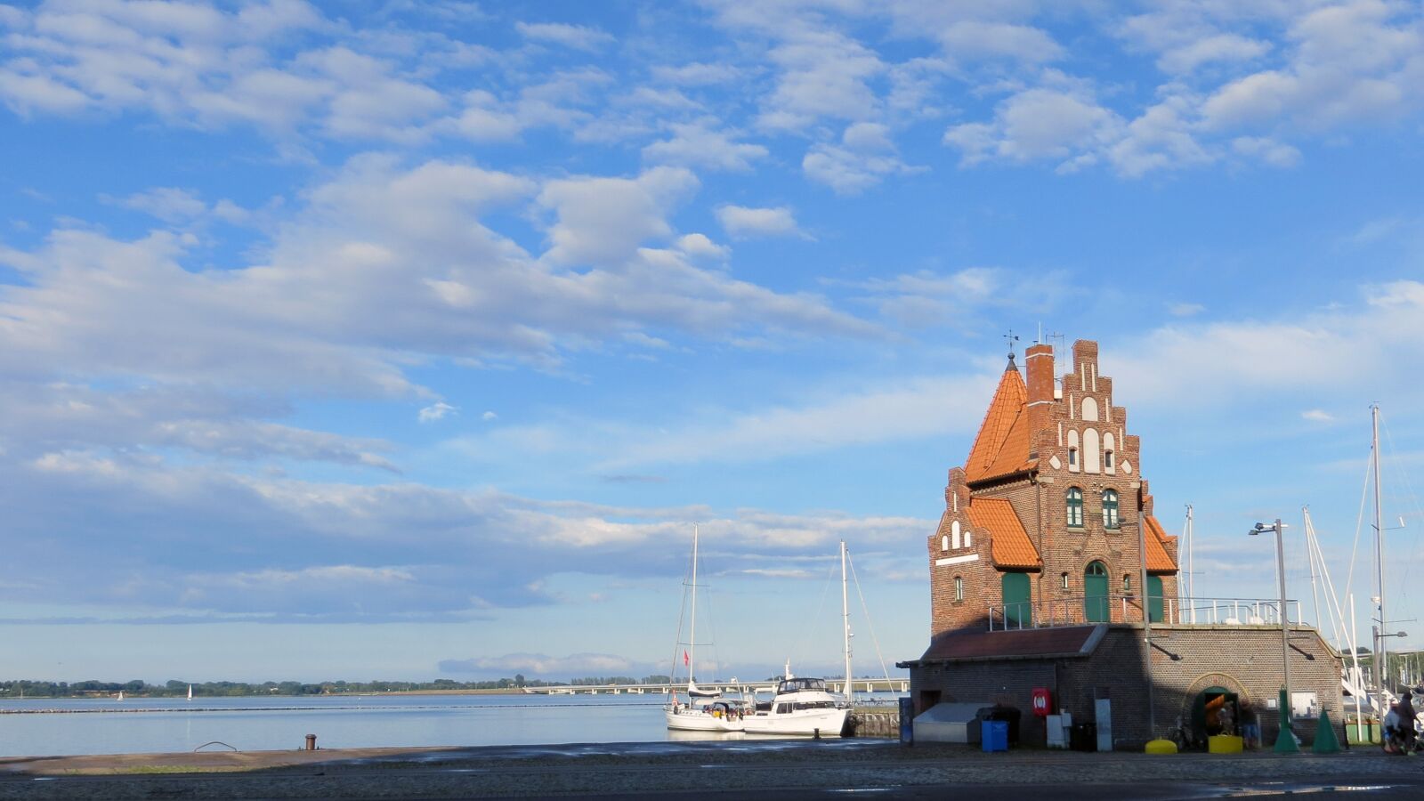 Canon PowerShot SX240 HS sample photo. Stralsund, harbor office, building photography