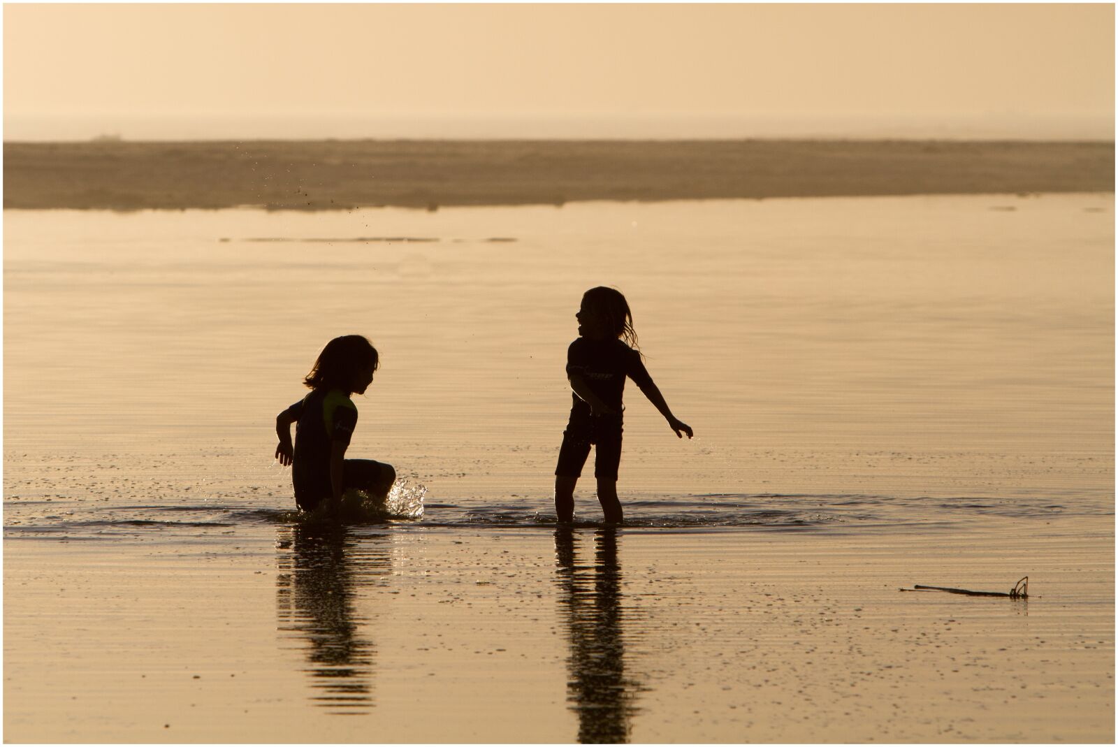 Canon EOS 7D sample photo. Sunset, girls, lagoon photography