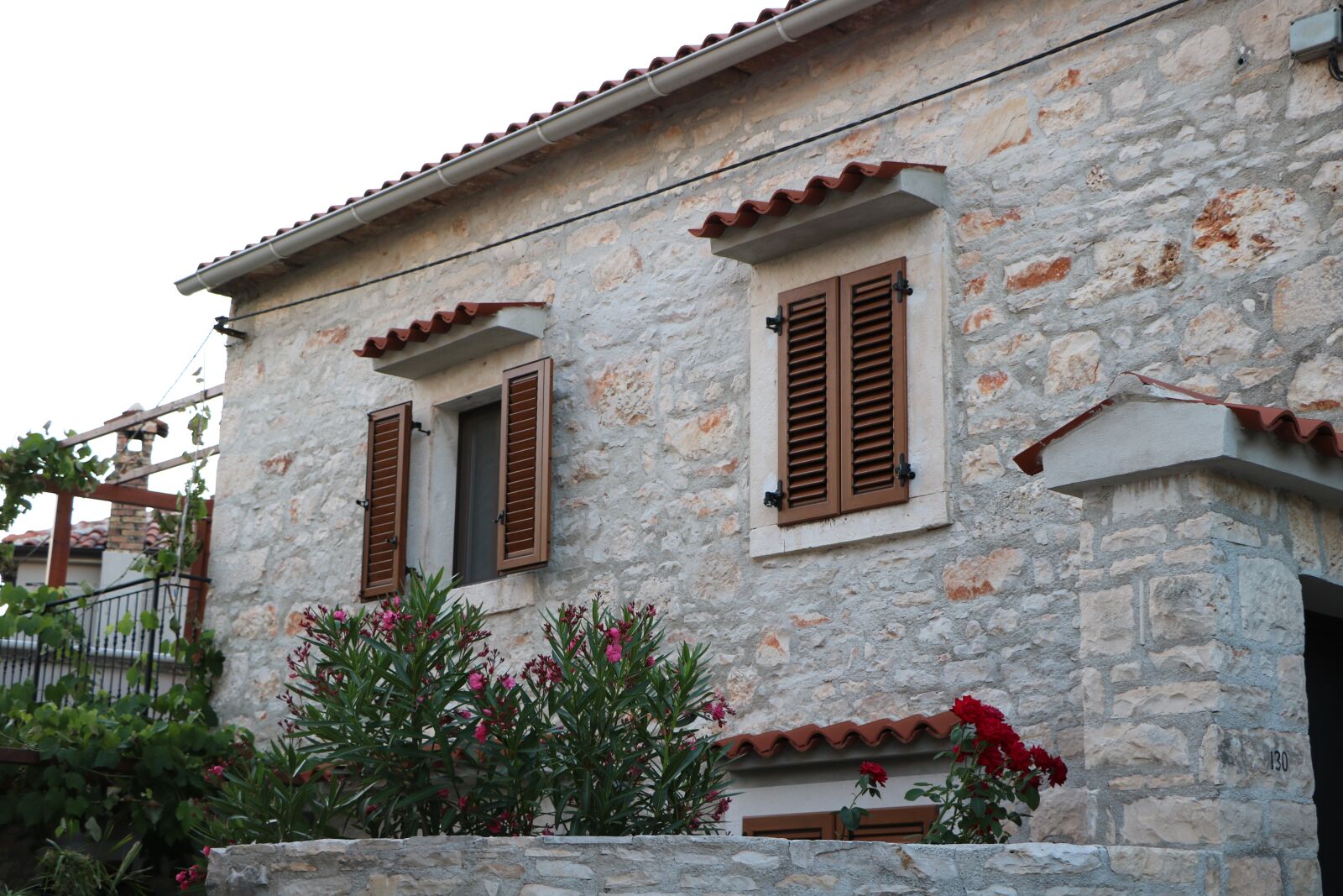 Canon EOS 760D (EOS Rebel T6s / EOS 8000D) sample photo. House, mediterranean, white building photography
