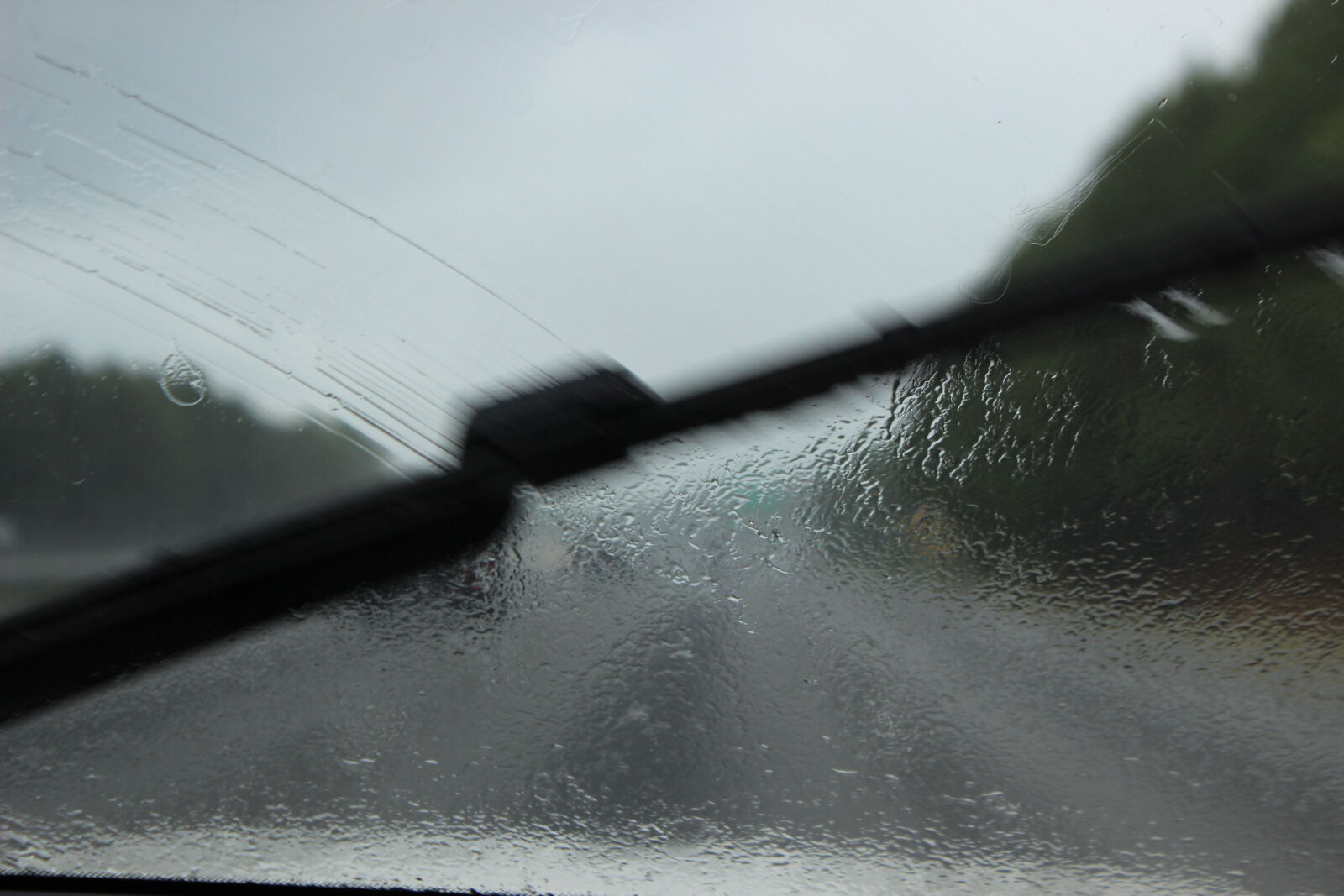 Canon EOS 600D (Rebel EOS T3i / EOS Kiss X5) sample photo. Artsy, car, cloudy, driving photography
