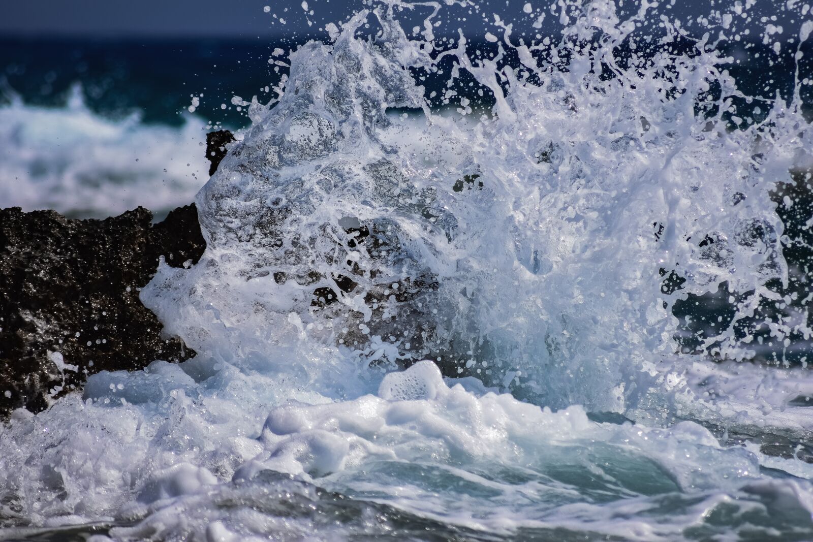Nikon D3300 sample photo. Wave, splash, wind photography