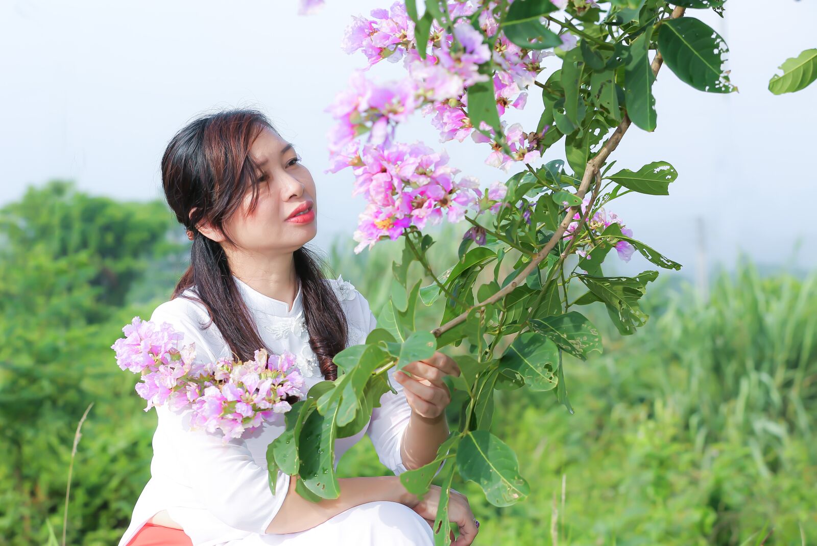Canon EF 70-200mm F2.8L IS II USM sample photo. Model, flowers, purple flowers photography