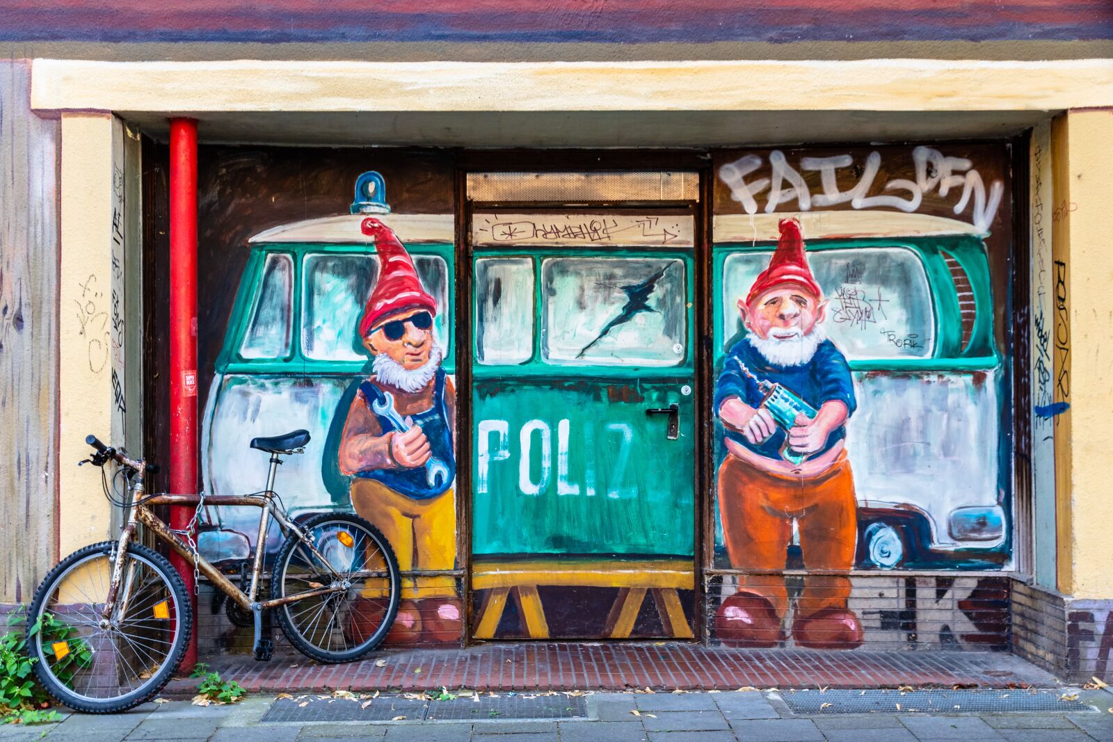 Canon EOS 80D sample photo. Grafitti, d sseldorf, pine photography