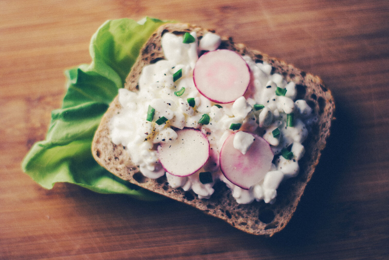 Nikon D60 + Nikon AF-S Nikkor 50mm F1.4G sample photo. Cottage, cheese, food, lettuce photography