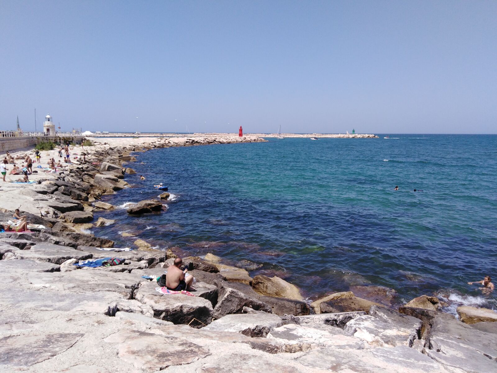 HUAWEI LDN-L21 sample photo. Rocky beach, italy, rocks photography