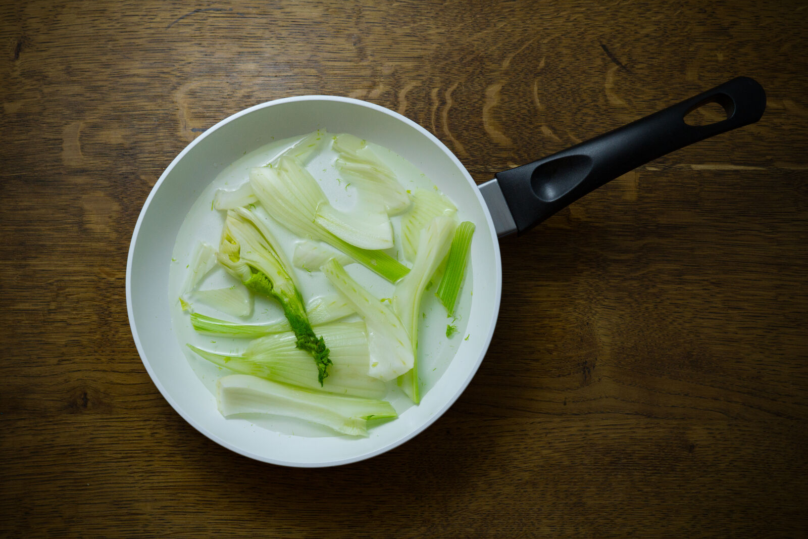 Sony a6000 + Sigma 30mm F2.8 EX DN sample photo. Bowl, close, up, delicious photography
