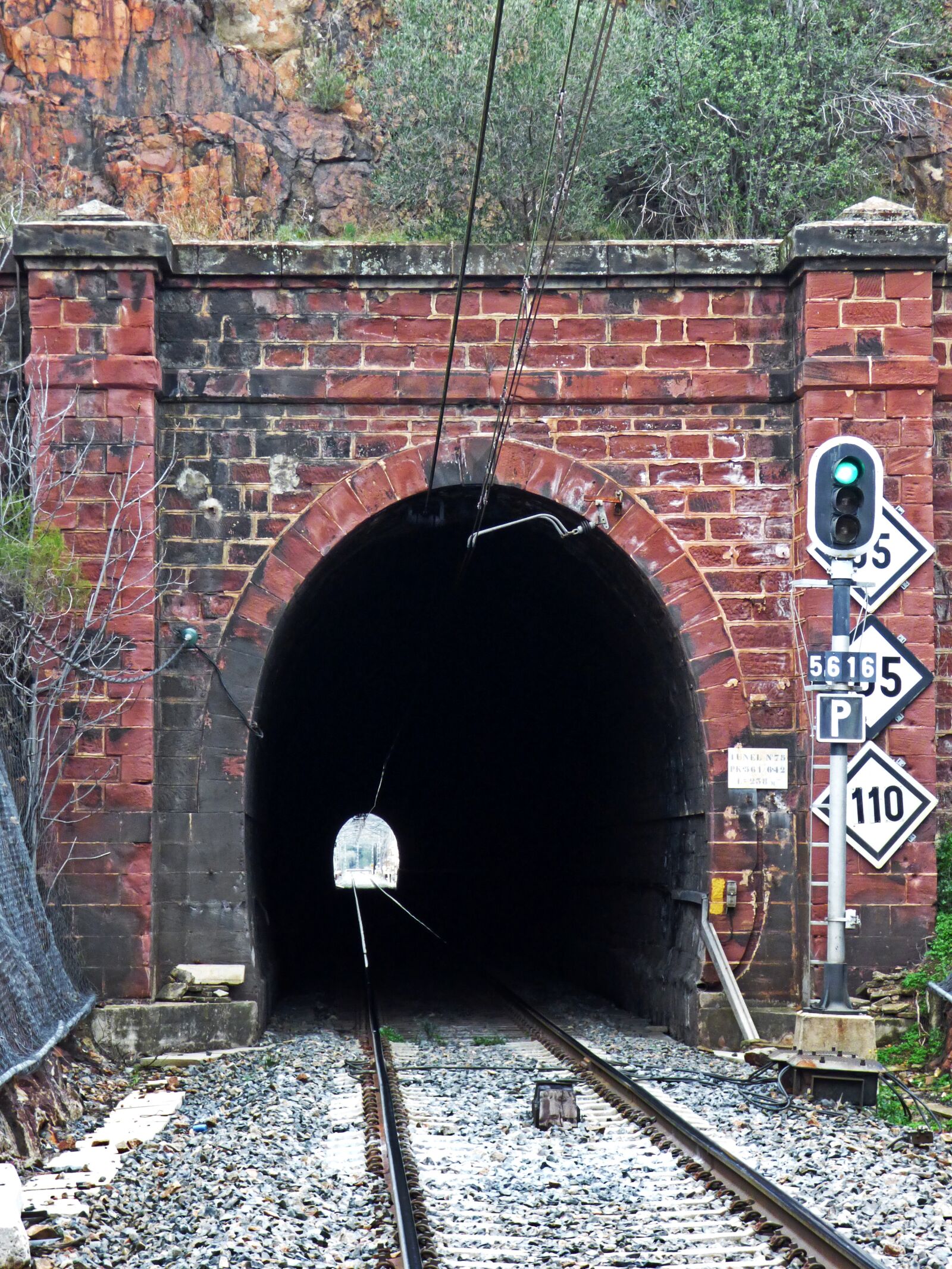 Panasonic Lumix DMC-FZ70 sample photo. Tunnel, old, bobeda photography
