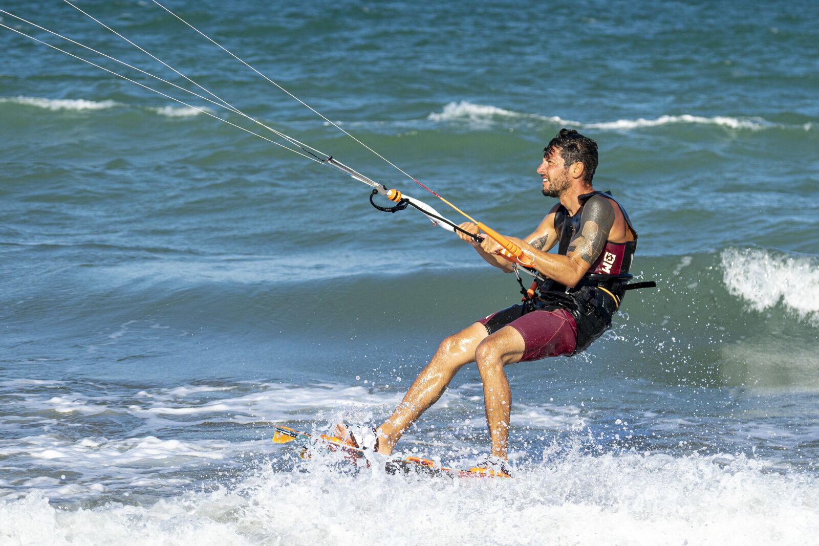 Sony a7 II + Sony FE 70-200mm F4 G OSS sample photo. Kite, surf, extreme photography