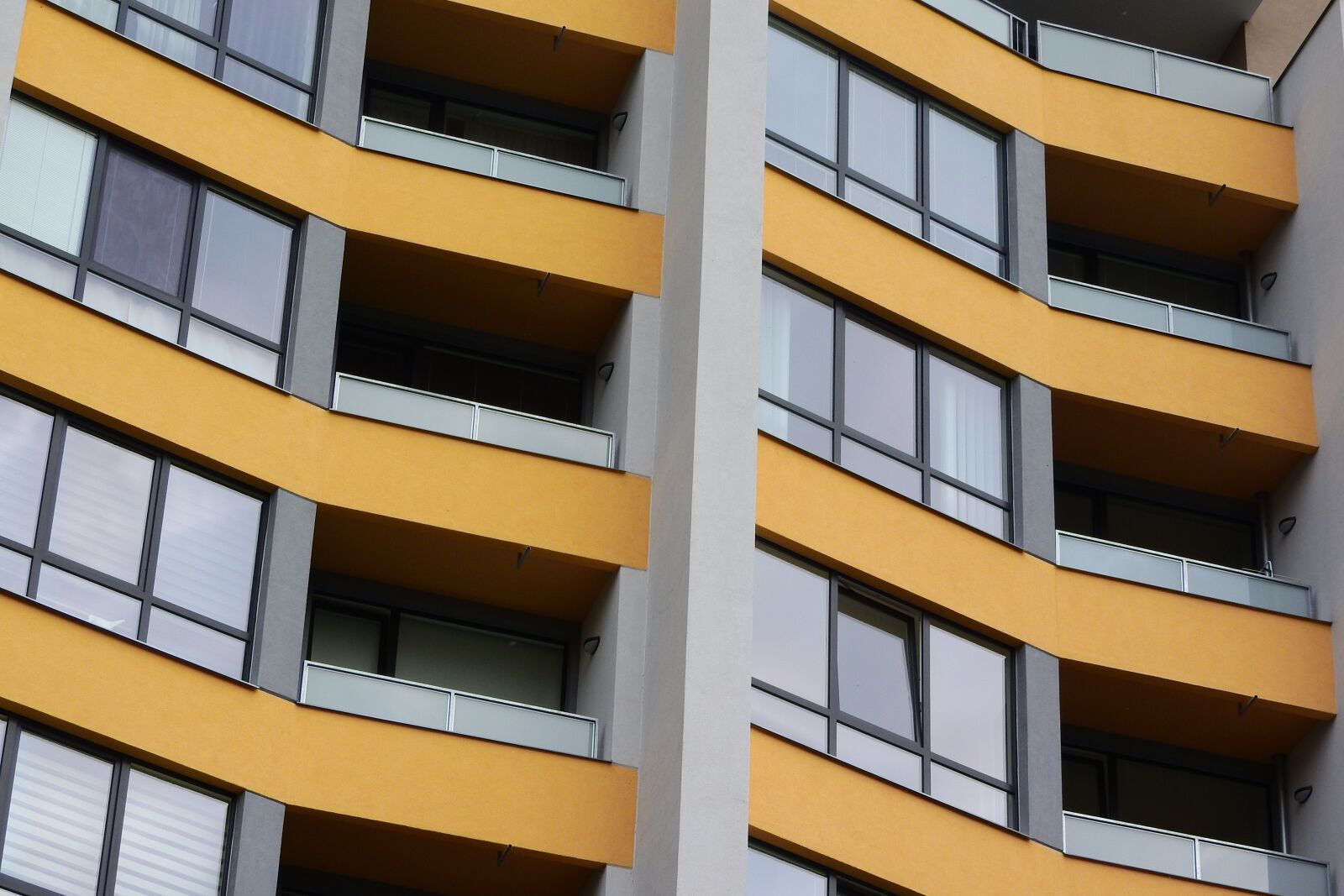 Nikon Coolpix P610 sample photo. Architecture, housing, prefabricated house photography