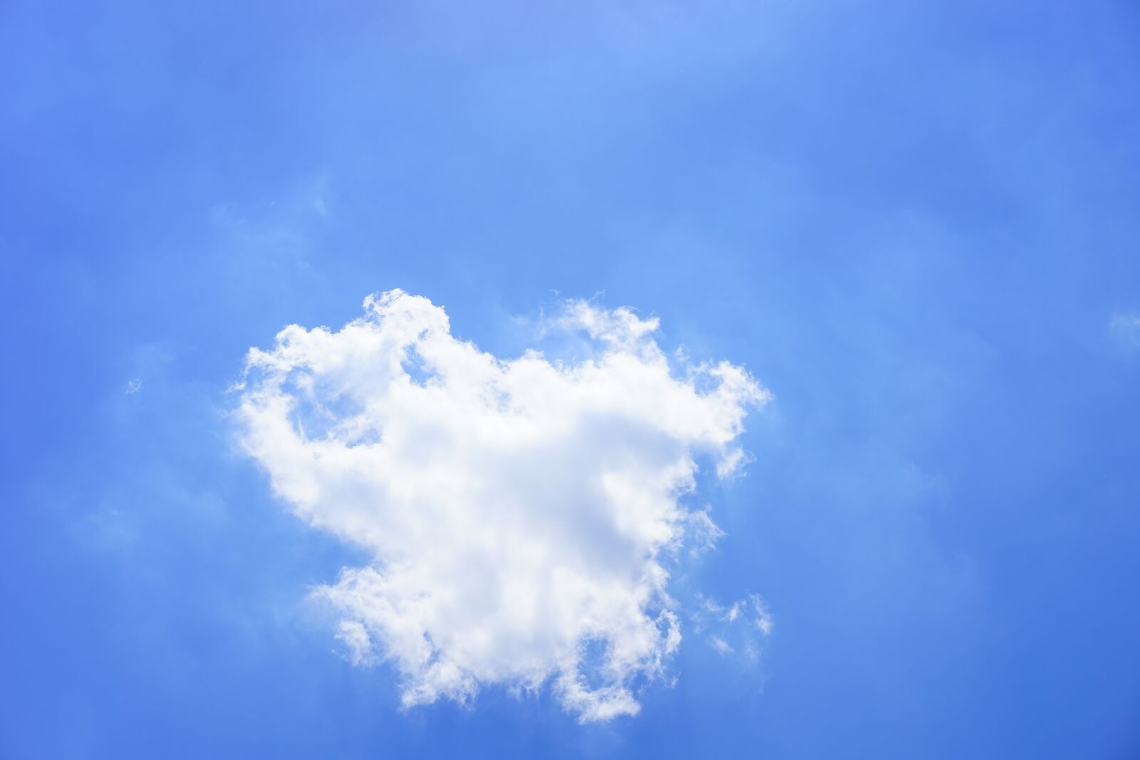 Sony a7 + Sony Sonnar T* FE 55mm F1.8 ZA sample photo. Clouds, cumulus, cumulus clouds photography