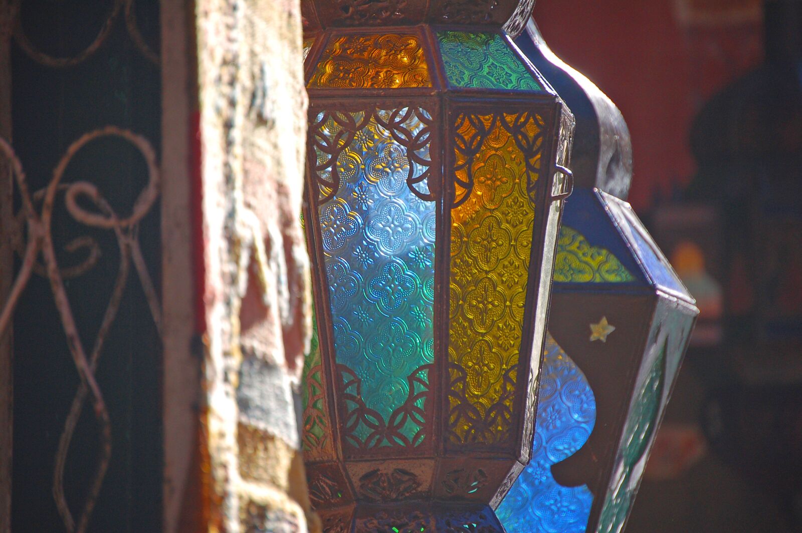 Nikon D50 sample photo. Lanterns, morocco, souks photography