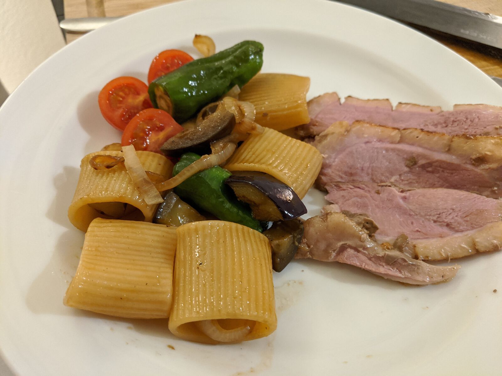 Google Pixel 2 XL sample photo. Duck, noodles, vegetables photography