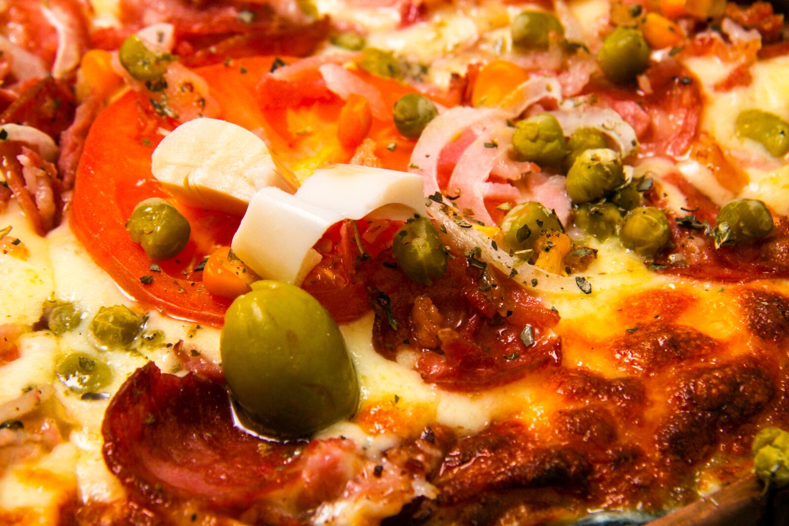 Canon EOS 7D sample photo. Pizza, mozzarella, food photography