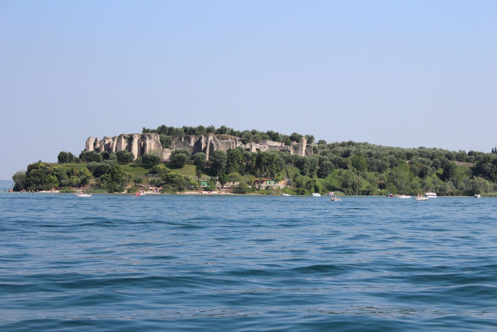 Canon EOS 700D (EOS Rebel T5i / EOS Kiss X7i) sample photo. Sirmione, excavation, italy photography