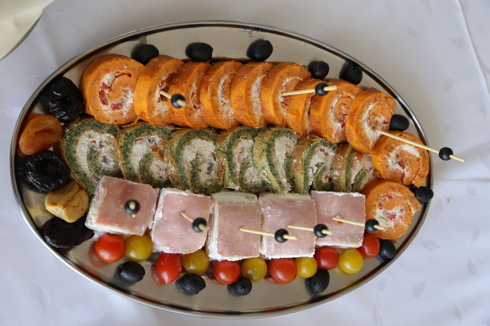 Canon EF 24-105mm F4L IS USM sample photo. Snack, buffet, olive, ham photography