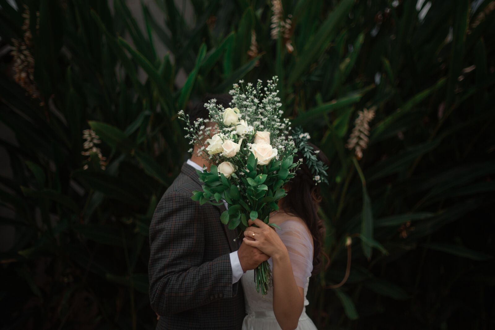 Canon EF 50mm F1.8 II sample photo. Wedding day, bride, asian photography