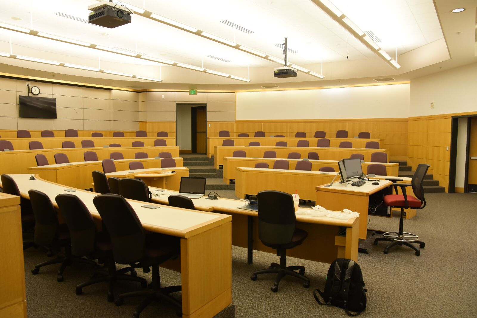 Nikon D7200 sample photo. School, classroom, mba photography