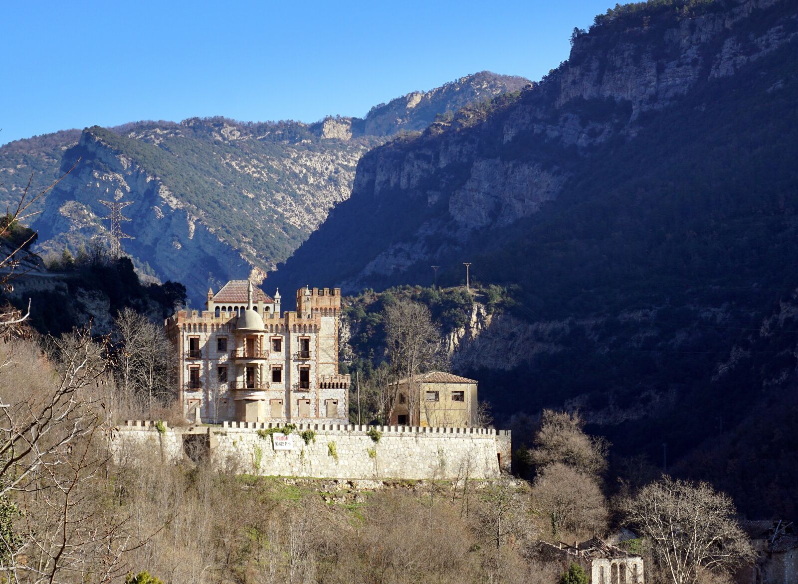 Sony a6000 sample photo. Castle, old, architecture photography