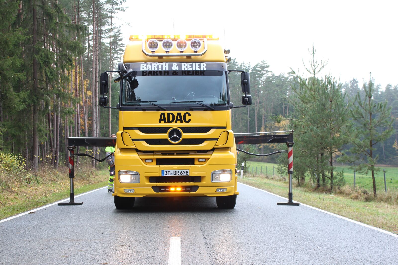 Canon EOS 700D (EOS Rebel T5i / EOS Kiss X7i) sample photo. Adac, towing, towing service photography