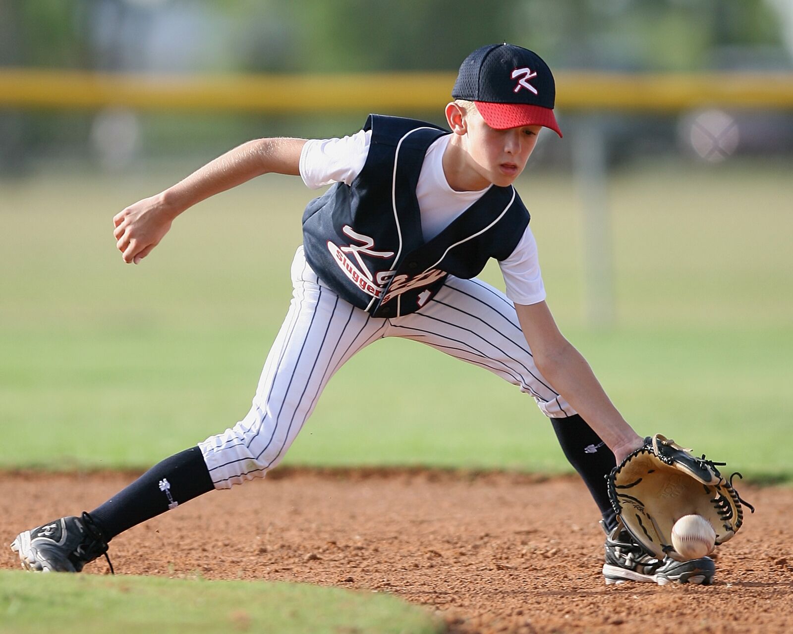 Canon EOS-1D Mark II N sample photo. Baseball, fielding, action photography