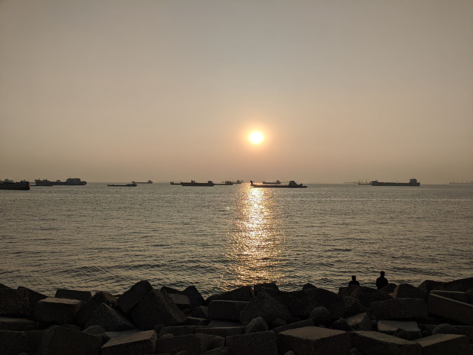 Google Pixel 2 XL sample photo. Sea, beach, port photography