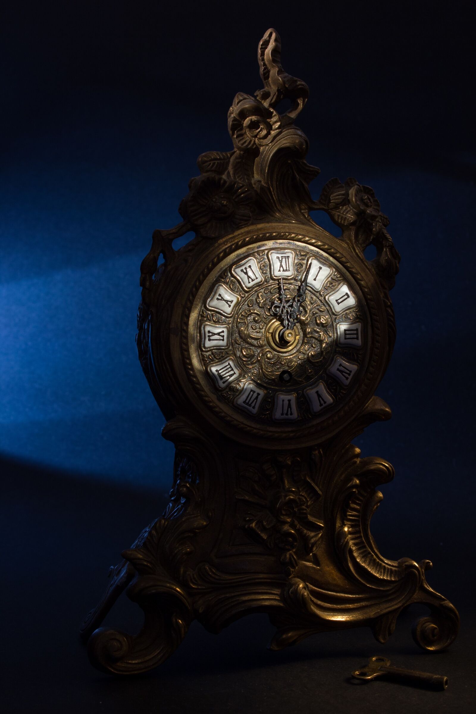 Canon EOS 550D (EOS Rebel T2i / EOS Kiss X4) sample photo. Watch, ancient, old photography