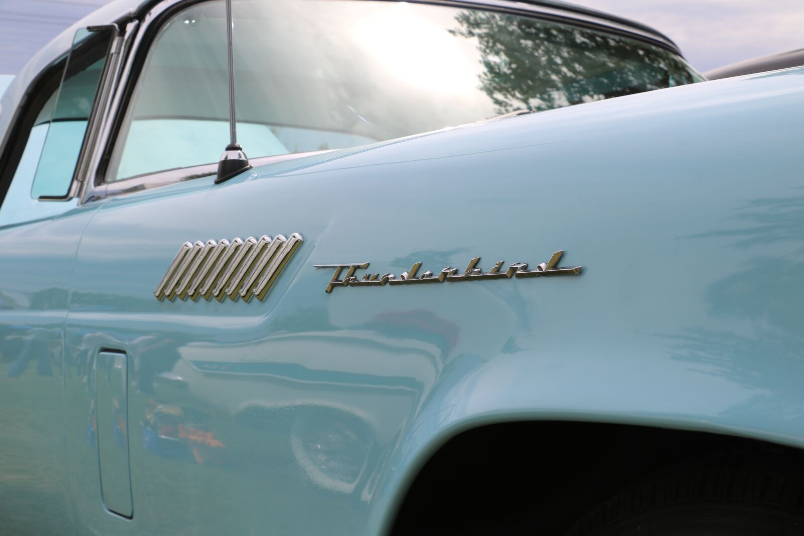 Canon EOS 750D (EOS Rebel T6i / EOS Kiss X8i) sample photo. Ford, thunderbird, car photography