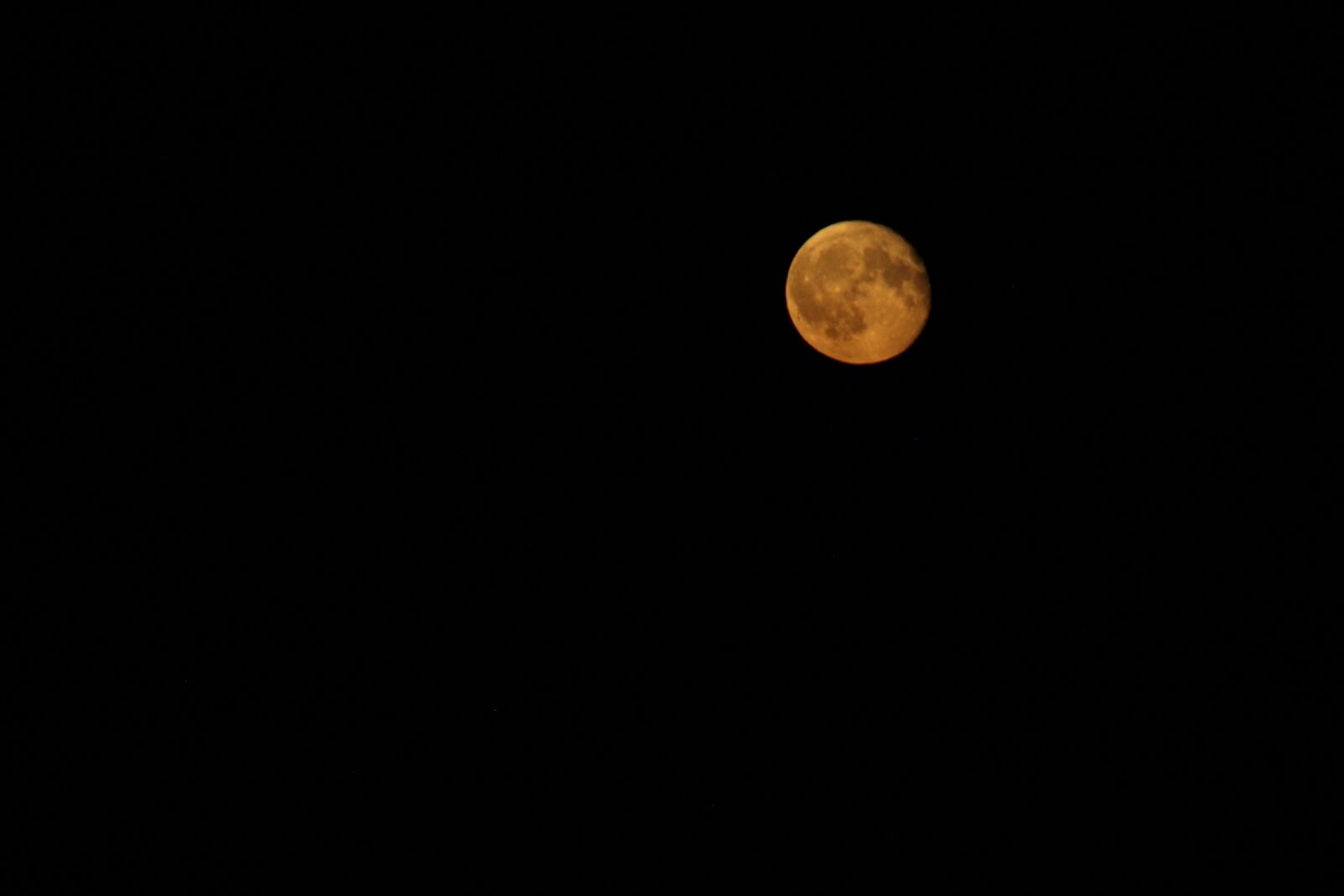 Canon EOS 600D (Rebel EOS T3i / EOS Kiss X5) sample photo. Red moon, moon, dark photography