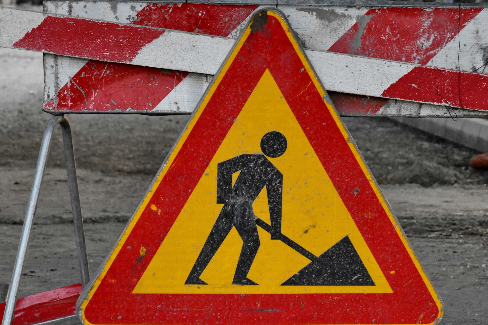 Nikon D5500 sample photo. Attention, caution, sign, traffic photography