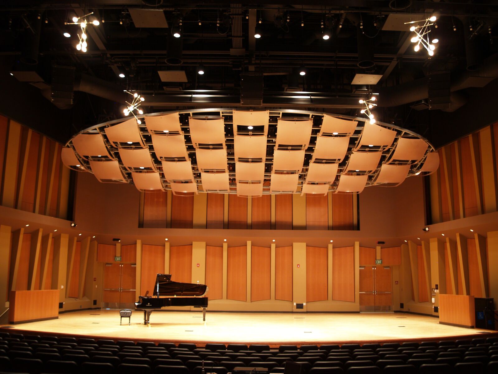 Olympus E-500 (EVOLT E-500) sample photo. Concert hall, stage, piano photography