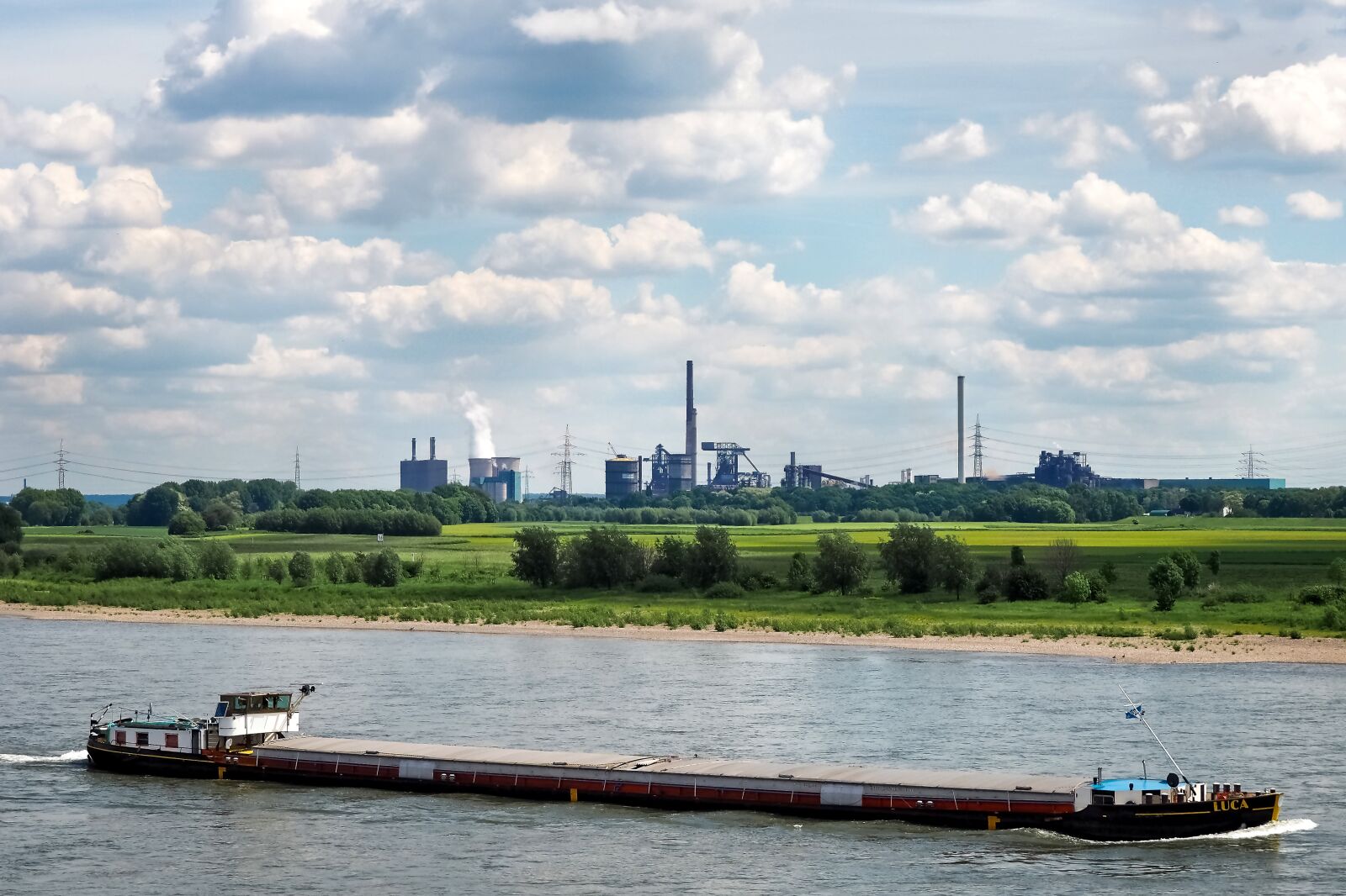 Olympus OM-D E-M10 sample photo. Chemistry, factory, chimney photography