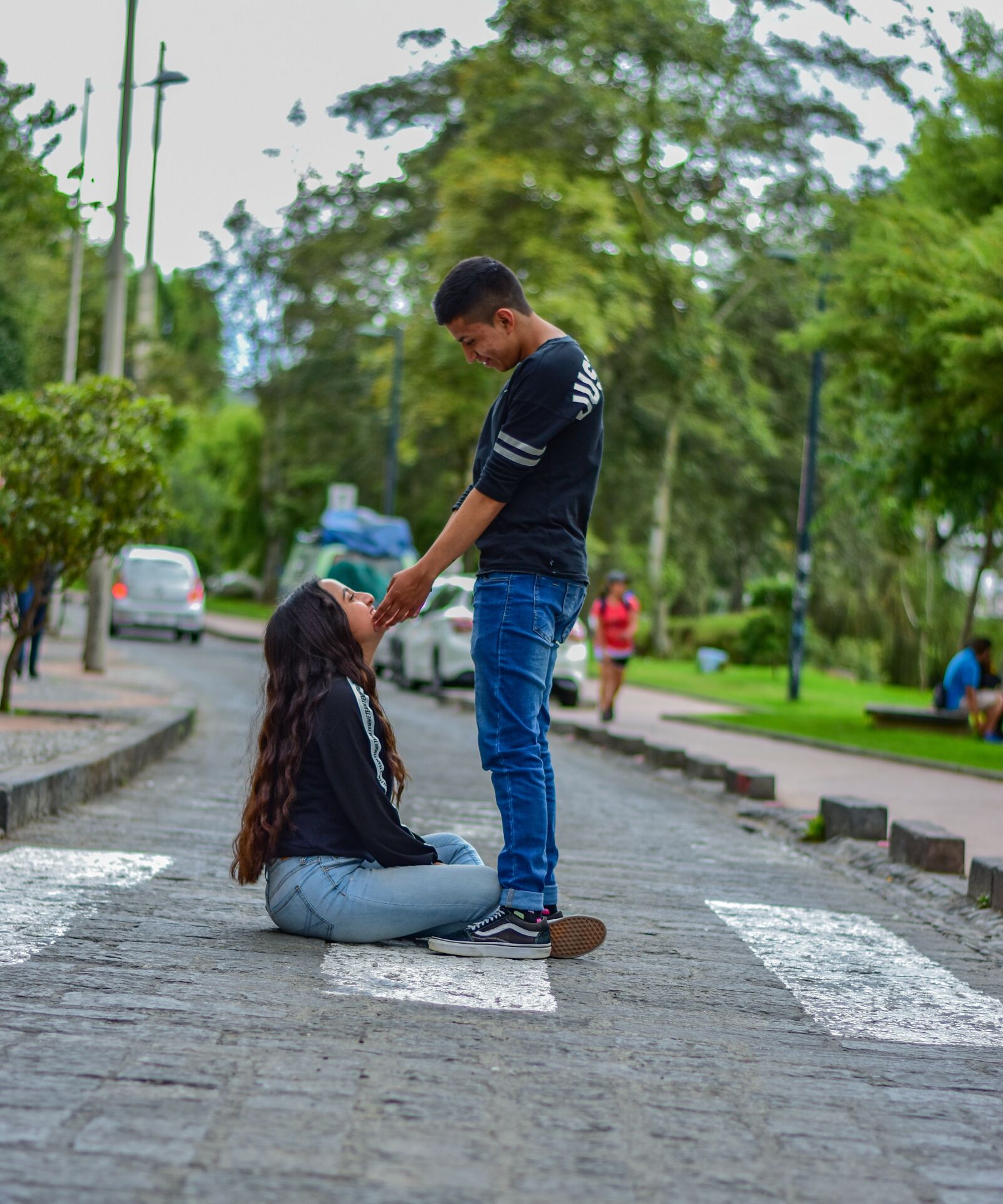 Nikon D3400 sample photo. Young, couple, relationship photography