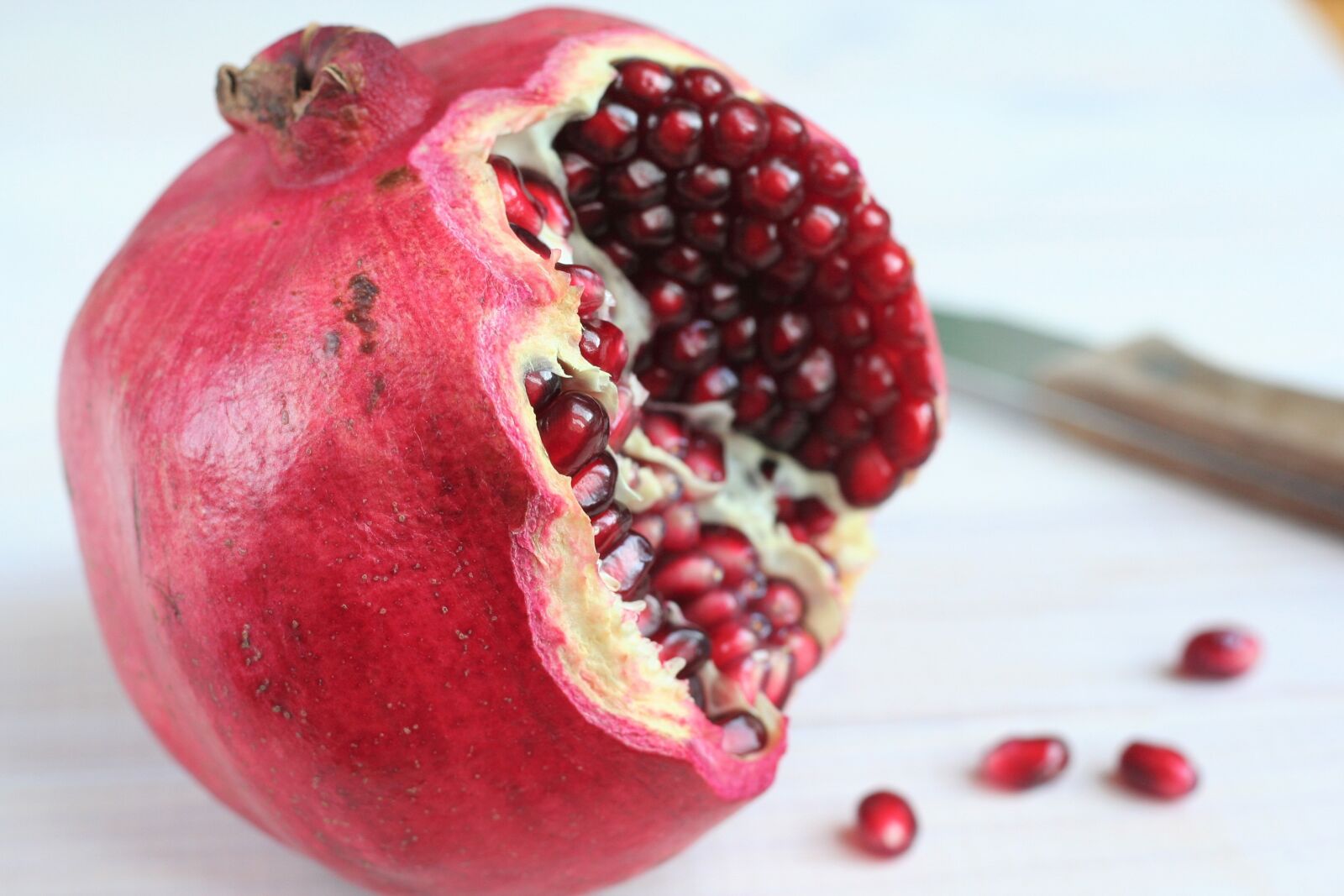 Canon EOS 350D (EOS Digital Rebel XT / EOS Kiss Digital N) sample photo. Pomegranate, antioxidant, vitamins photography