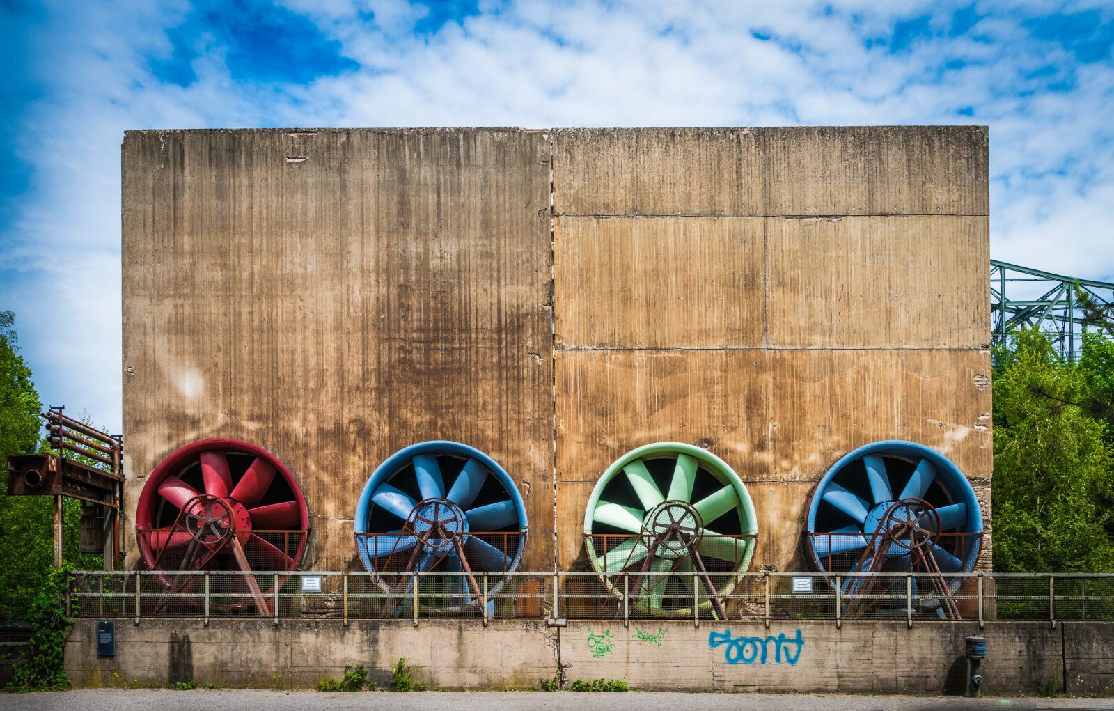 Sony a7R II + Sony Vario Tessar T* FE 24-70mm F4 ZA OSS sample photo. Landscape park, duisburg, ruhr photography