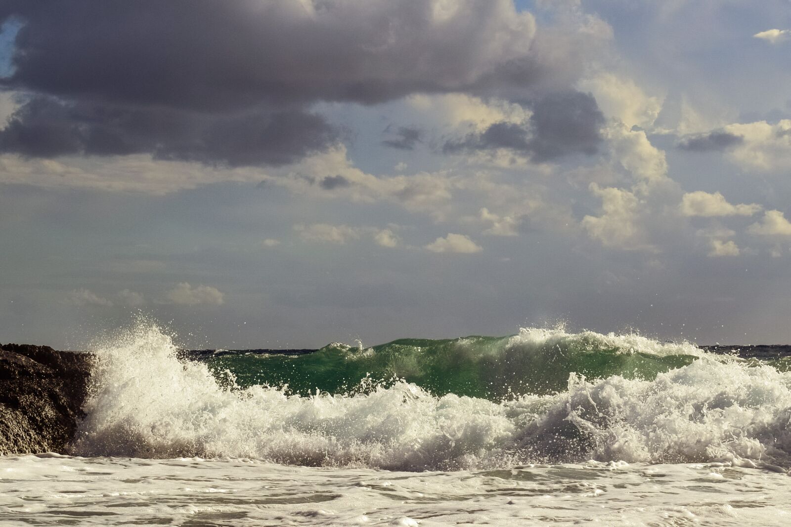 Nikon D3300 sample photo. Wave, crushing, rocky coast photography