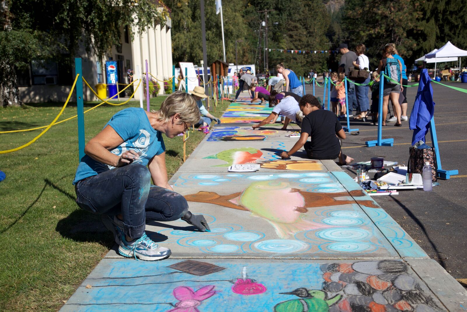 Canon EOS 5D Mark II sample photo. Street, painting, art, chalk photography