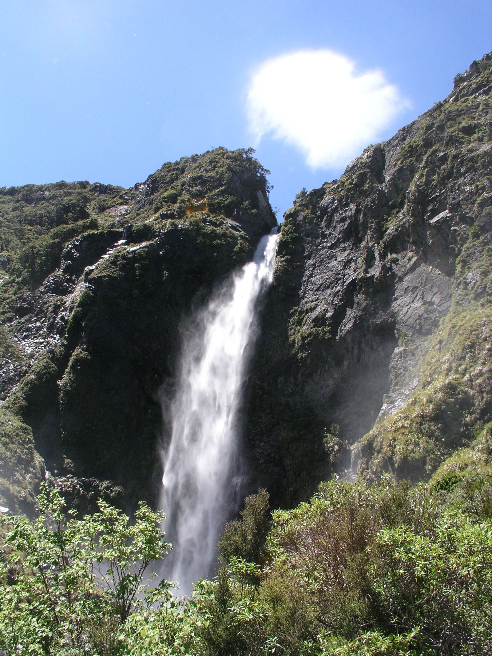Olympus C5050Z sample photo. New, zealand, devils photography