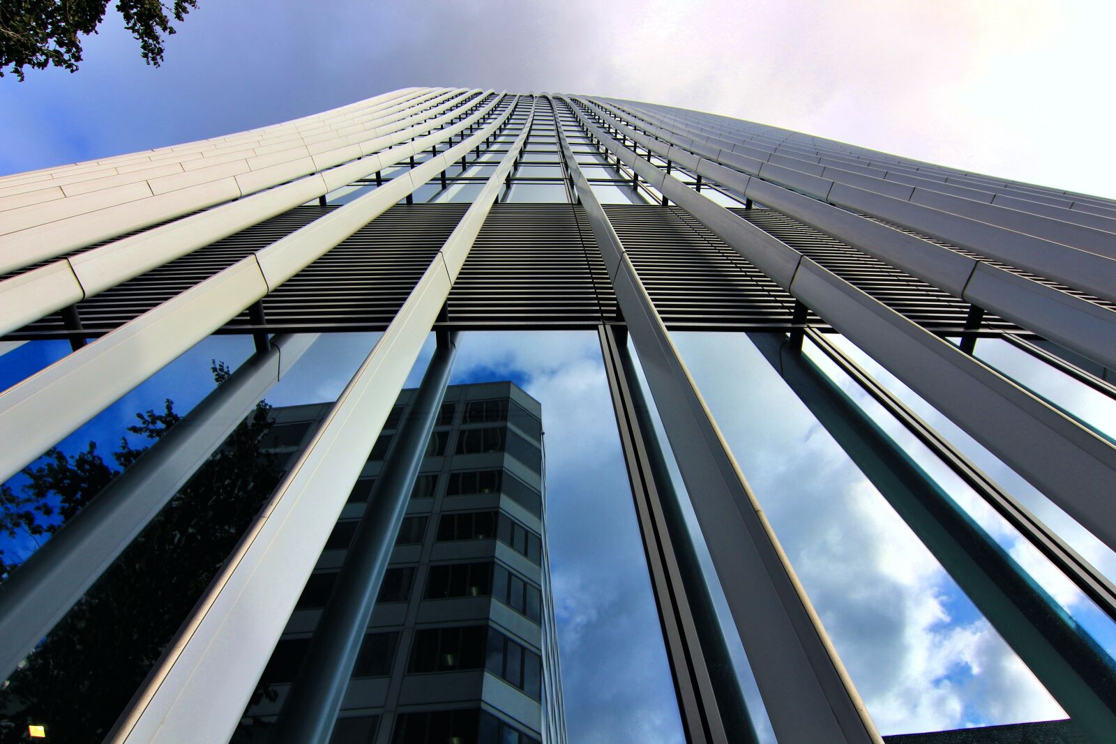 Canon EOS 700D (EOS Rebel T5i / EOS Kiss X7i) sample photo. England, london, the walkie photography